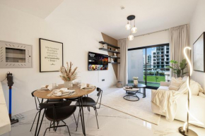 New Serene 1BR with Pool & Sauna
